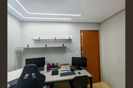 quarto 2 de apartamento à venda com 2 quartos, 105m² em Parque Xangri-lá, Contagem