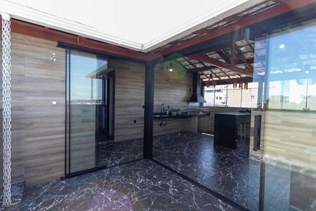 Apartamento à venda com 105m², 2 quartos e 1 vaga Apartamento à venda com 105m², 2 quartos e 1 vagaCobertura
