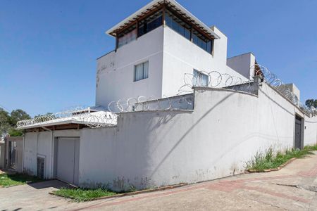 Apartamento à venda com 105m², 2 quartos e 1 vaga Apartamento à venda com 105m², 2 quartos e 1 vagaFachada