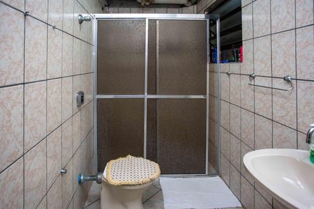 Casa à venda com 290m², 4 quartos e 7 vagasBanheiro Social Casa 1