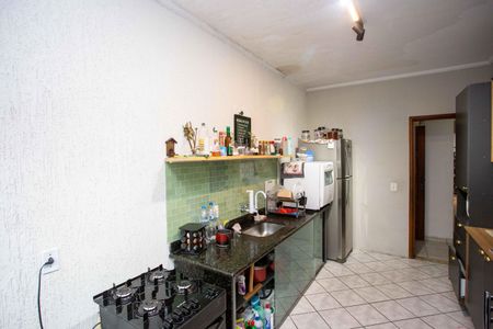 Casa à venda com 290m², 4 quartos e 7 vagasCozinha Casa 2