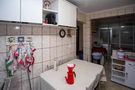 Casa à venda com 290m², 4 quartos e 7 vagasCozinha Casa 1