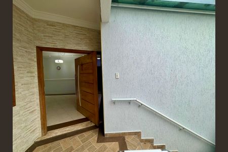 Casa para alugar com 188m², 4 quartos e 1 vagaPorta de entrada