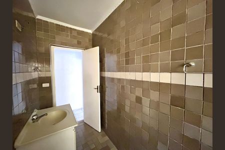 Casa à venda com 180m², 3 quartos e 2 vagas Casa à venda com 180m², 3 quartos e 2 vagasBanheiro 1