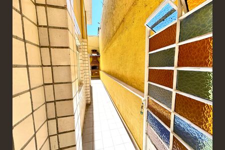 Casa à venda com 180m², 3 quartos e 2 vagas Casa à venda com 180m², 3 quartos e 2 vagasCorredor