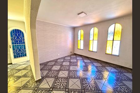 Casa à venda com 180m², 3 quartos e 2 vagas Casa à venda com 180m², 3 quartos e 2 vagasSala