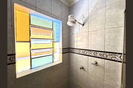 Casa à venda com 180m², 3 quartos e 2 vagas Casa à venda com 180m², 3 quartos e 2 vagasBanheiro 2