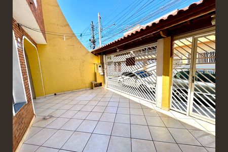 Casa à venda com 180m², 3 quartos e 2 vagas Casa à venda com 180m², 3 quartos e 2 vagasGaragem