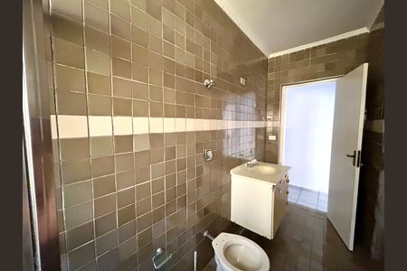 Casa à venda com 180m², 3 quartos e 2 vagas Casa à venda com 180m², 3 quartos e 2 vagasBanheiro 1