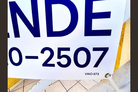 Casa à venda com 180m², 3 quartos e 2 vagas Casa à venda com 180m², 3 quartos e 2 vagasCódigo da placa VAIO-573