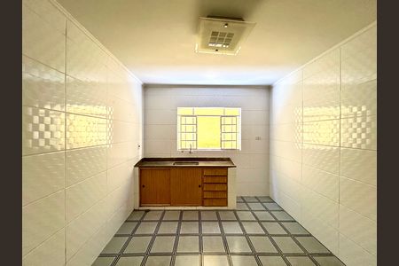 Casa à venda com 180m², 3 quartos e 2 vagas Casa à venda com 180m², 3 quartos e 2 vagasCozinha