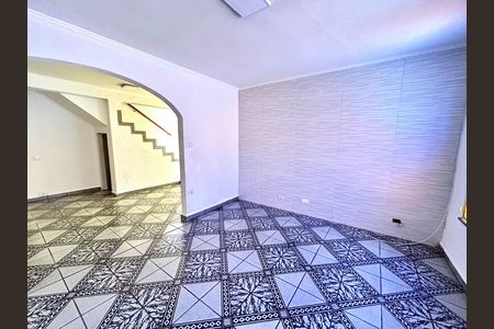 Casa à venda com 180m², 3 quartos e 2 vagas Casa à venda com 180m², 3 quartos e 2 vagasSala