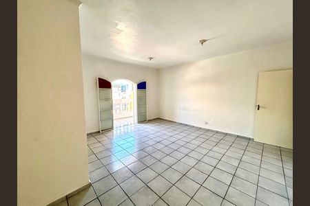 Casa à venda com 180m², 3 quartos e 2 vagas Casa à venda com 180m², 3 quartos e 2 vagasQuarto Suíte