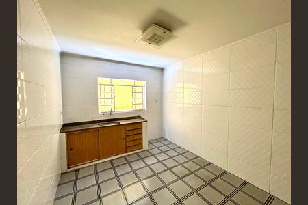 Casa à venda com 180m², 3 quartos e 2 vagas Casa à venda com 180m², 3 quartos e 2 vagasCozinha