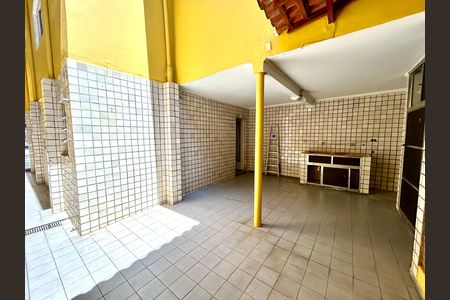 Casa à venda com 180m², 3 quartos e 2 vagas Casa à venda com 180m², 3 quartos e 2 vagasÁrea de Serviço