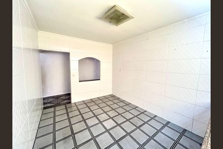 Casa à venda com 180m², 3 quartos e 2 vagas Casa à venda com 180m², 3 quartos e 2 vagasCozinha