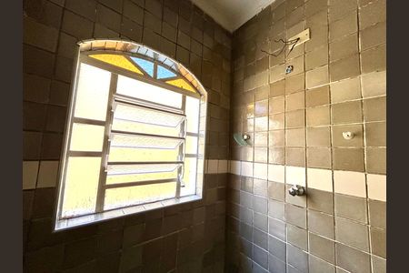 Casa à venda com 180m², 3 quartos e 2 vagas Casa à venda com 180m², 3 quartos e 2 vagasBanheiro 1