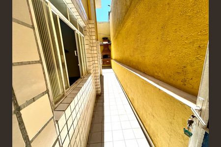 Casa à venda com 180m², 3 quartos e 2 vagas Casa à venda com 180m², 3 quartos e 2 vagasCorredor