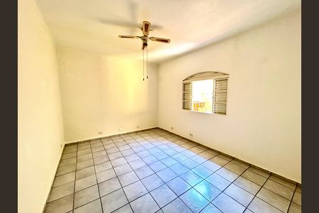 Casa à venda com 180m², 3 quartos e 2 vagas Casa à venda com 180m², 3 quartos e 2 vagasQuarto 2