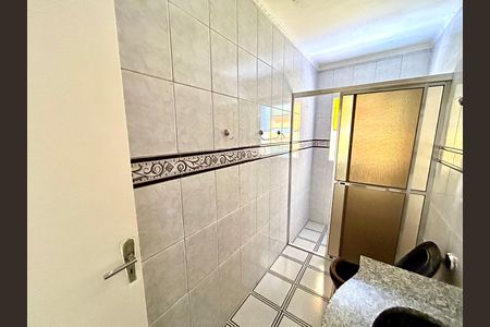 Casa à venda com 180m², 3 quartos e 2 vagas Casa à venda com 180m², 3 quartos e 2 vagasBanheiro 2