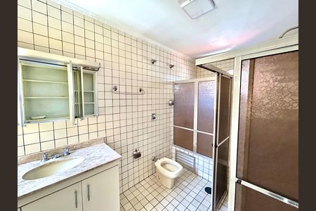 Casa à venda com 180m², 3 quartos e 2 vagas Casa à venda com 180m², 3 quartos e 2 vagasBanheiro da Suíte