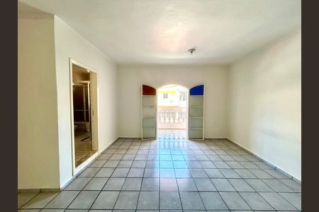 Casa à venda com 180m², 3 quartos e 2 vagas Casa à venda com 180m², 3 quartos e 2 vagasQuarto Suíte