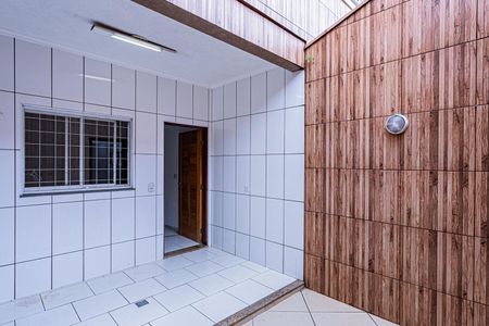 Casa para alugar com 100m², 2 quartos e 1 vagaÁrea de Serviço e quintal