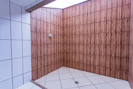 Casa para alugar com 100m², 2 quartos e 1 vagaÁrea de Serviço e quintal