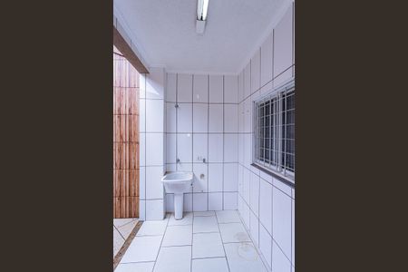 Casa para alugar com 100m², 2 quartos e 1 vagaÁrea de Serviço e quintal