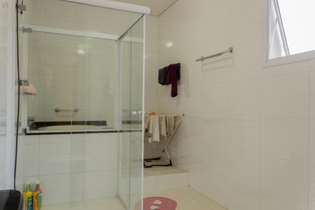 Casa para alugar com 544m², 5 quartos e 6 vagas Casa para alugar com 544m², 5 quartos e 6 vagasBanheiro da Área comum