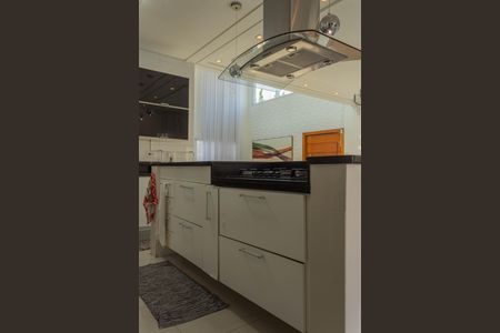 Casa para alugar com 544m², 5 quartos e 6 vagas Casa para alugar com 544m², 5 quartos e 6 vagasCozinha