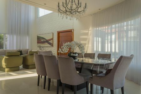 Casa para alugar com 544m², 5 quartos e 6 vagas Casa para alugar com 544m², 5 quartos e 6 vagasSala de Jantar