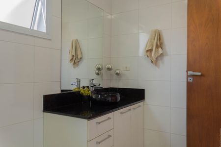 Casa para alugar com 544m², 5 quartos e 6 vagas Casa para alugar com 544m², 5 quartos e 6 vagasBanheiro da Área comum