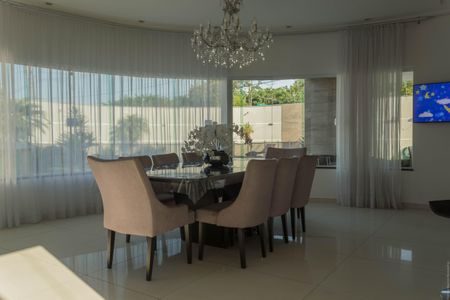 Casa para alugar com 544m², 5 quartos e 6 vagas Casa para alugar com 544m², 5 quartos e 6 vagasSala de Jantar