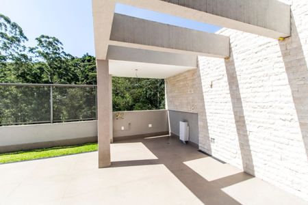 Apartamento à venda com 200m², 3 quartos e 2 vagas Apartamento à venda com 200m², 3 quartos e 2 vagasÁrea gourmet