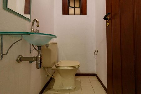 Casa para alugar com 550m², 5 quartos e 4 vagasLavabo