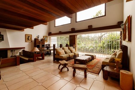 Casa para alugar com 550m², 5 quartos e 4 vagasSala