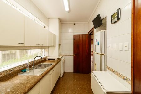 Casa para alugar com 550m², 5 quartos e 4 vagasCozinha