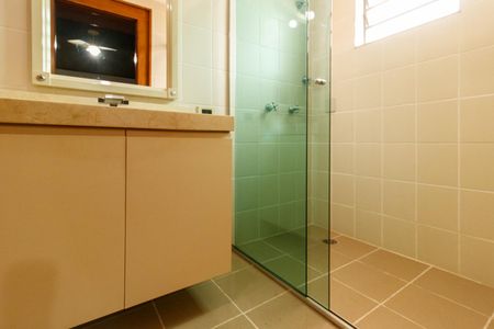 Casa para alugar com 550m², 5 quartos e 4 vagasBanheiro da Suíte 2