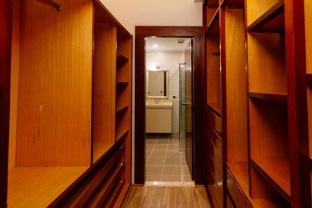 Casa para alugar com 550m², 5 quartos e 4 vagasSuíte 3