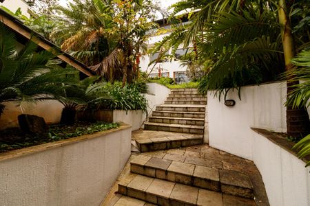 Casa para alugar com 550m², 5 quartos e 4 vagasÁrea externa e Lazer