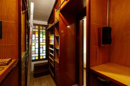 Casa para alugar com 550m², 5 quartos e 4 vagasSuíte