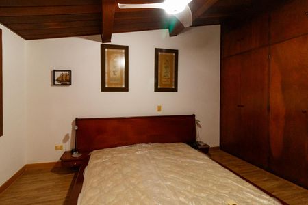 Casa para alugar com 550m², 5 quartos e 4 vagasSuíte 4