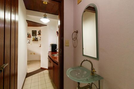 Casa para alugar com 550m², 5 quartos e 4 vagasLavabo