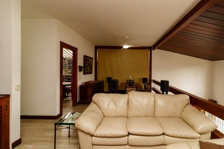 Casa para alugar com 550m², 5 quartos e 4 vagasSala