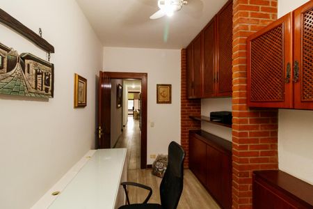 Casa para alugar com 550m², 5 quartos e 4 vagasEscritório