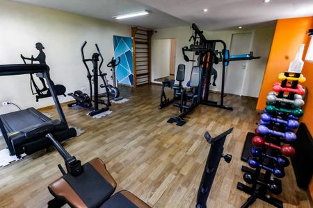 Apartamento para alugar com 570m², 5 quartos e 4 vagas Apartamento para alugar com 570m², 5 quartos e 4 vagasÁrea comum - Academia