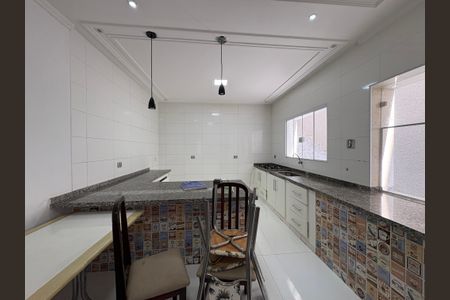 Casa à venda com 130m², 4 quartos e 1 vagaCasa 1 - Cozinha