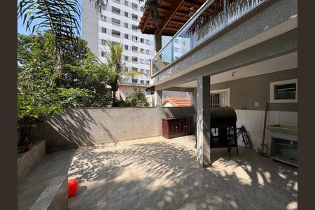 Casa à venda com 130m², 4 quartos e 1 vagaCasa 2 - Área de serviço/ Quintal