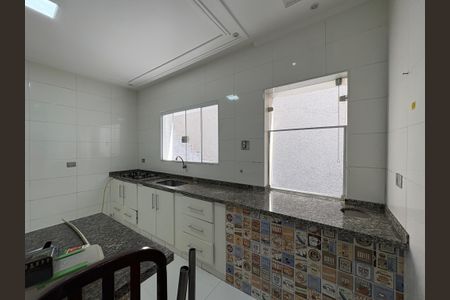 Casa à venda com 130m², 4 quartos e 1 vagaCasa 1 - Cozinha